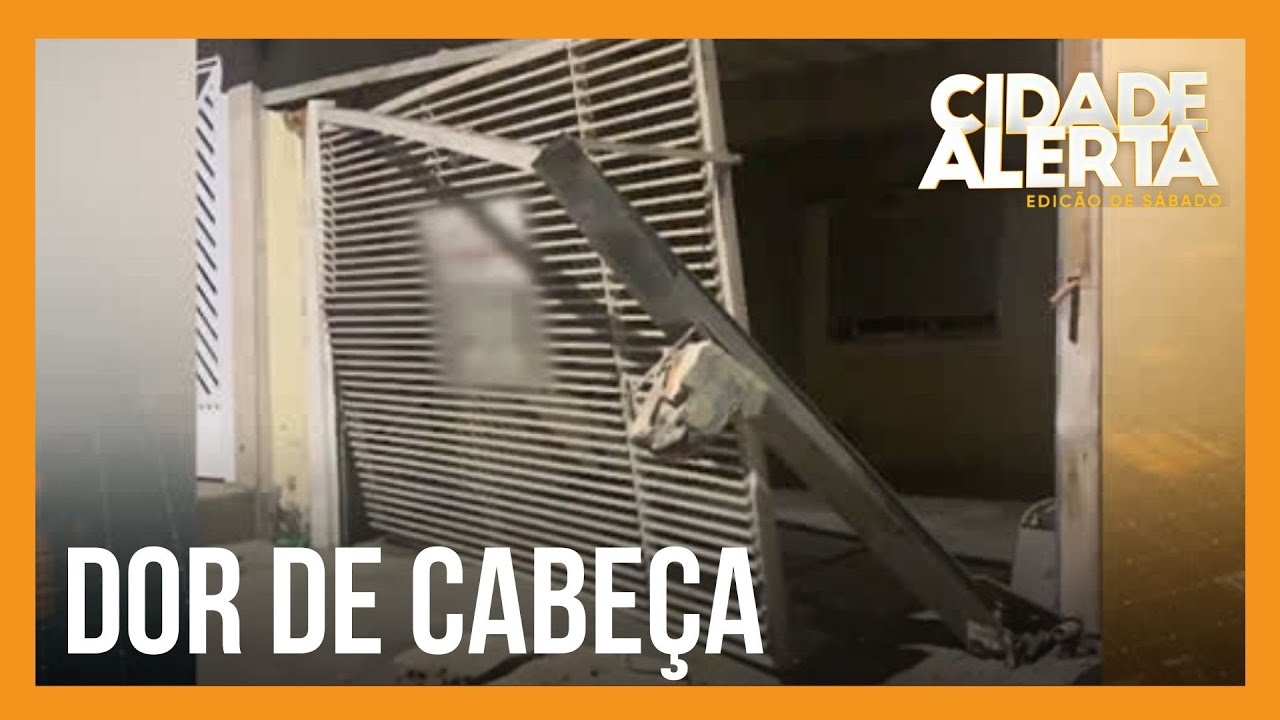 Serralheiro não entrega portão novo e o antigo cai em cima do carro da consumidora