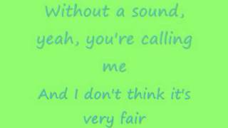 Arctic Monkeys - I Bet That You Look Good On The Dancefloor Lyrics