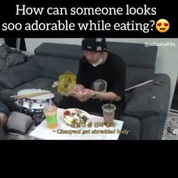 Chanyeol's eating complications (from Studio NNG video)