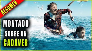 resumen: UN CADÁVER PARA SOBREVIVIR   Swiss Army Man Película  || Ahora te cuento