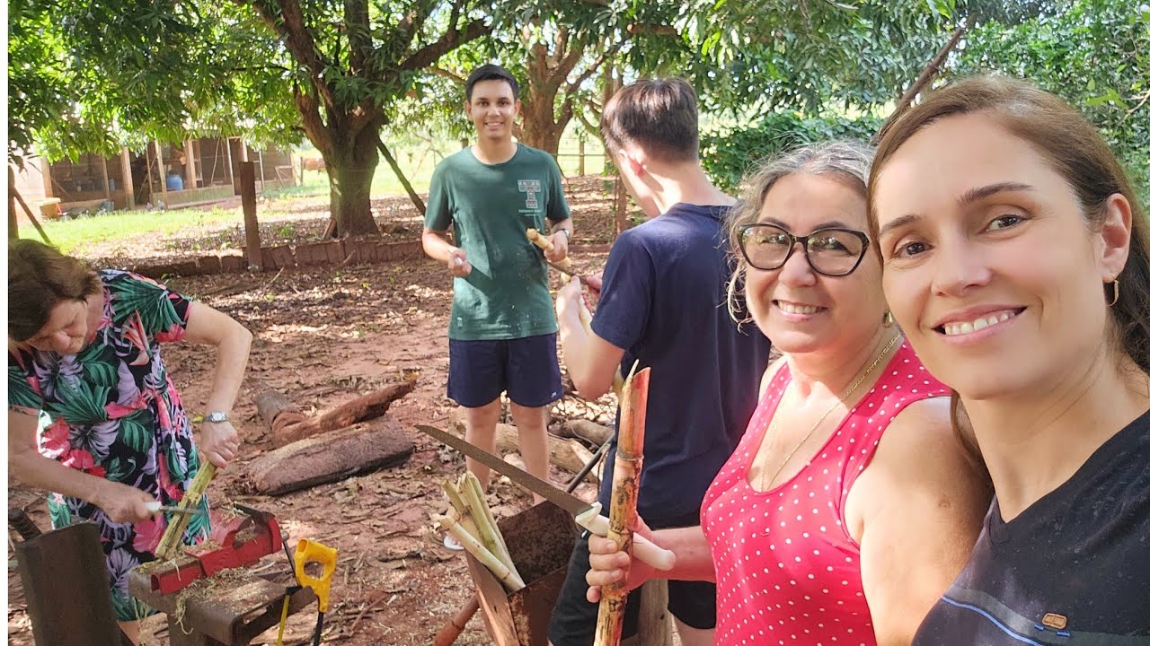 RECEBEMOS VISITAS 🙌 LIMPANDO CANA PARA FAZER CALDO DE CANA 