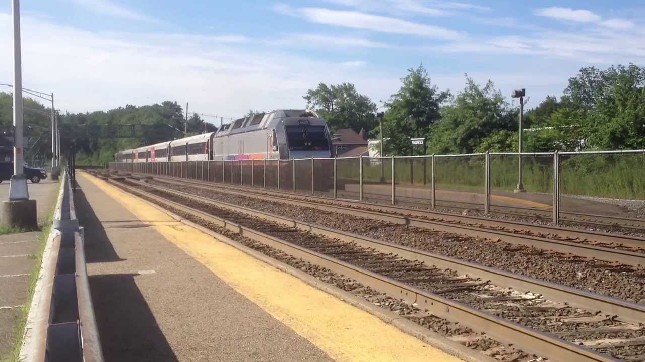 New Jersey Transit Bergen County Line Train 1858 at Waldwick, NJ YouTube