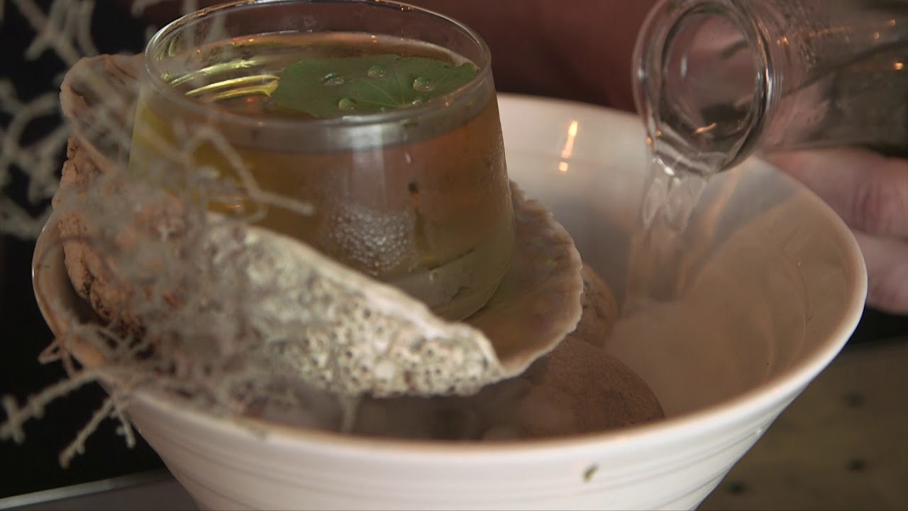 Explosive drinks at Cause | Effect Cocktail Kitchen - YouTube