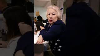 В Новокуйбышевске продавали бахилы, а увидев камеру выдали бесплатно В Новокуйбышевске продавали бахилы, а увидев камеру выдали бесплатно