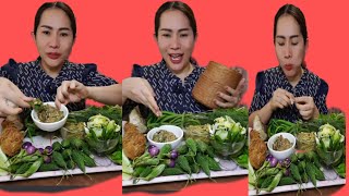 กินน้ำพริกเห็ดซุปหน่อไม้กับข้าวเหนียวผักเป็นสวน|Youtube@rungrung5054