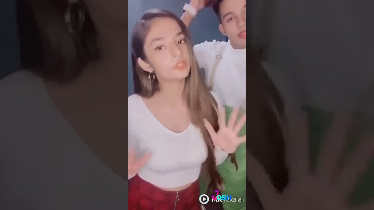 Riyaz and Anushka sen hot kiss💋 scane