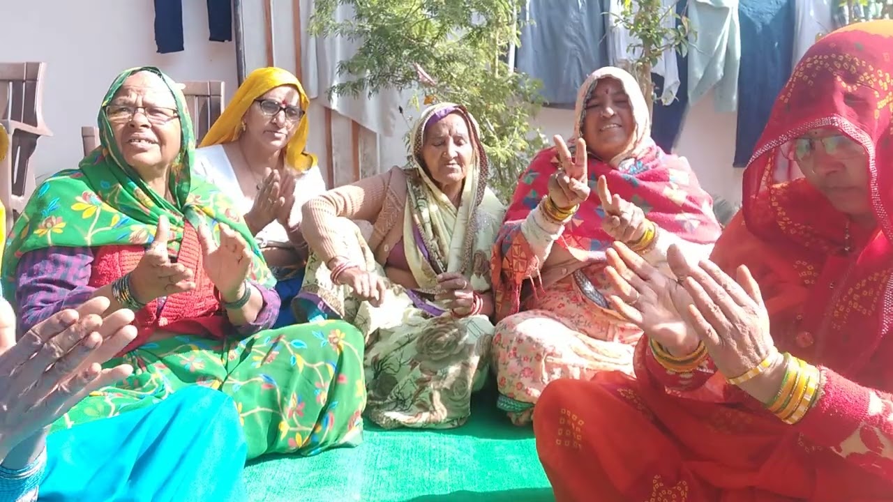 गंगा में कैसे नहाए राधा भजन 