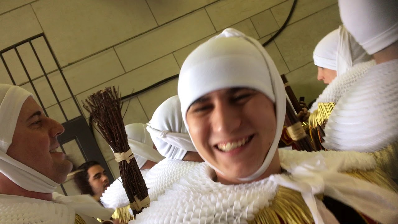 Gilles de l’Argayon Nivelles 2019 Air à l’ancienne dans le cloître de la Collégiale Ste Gertrude 🥁