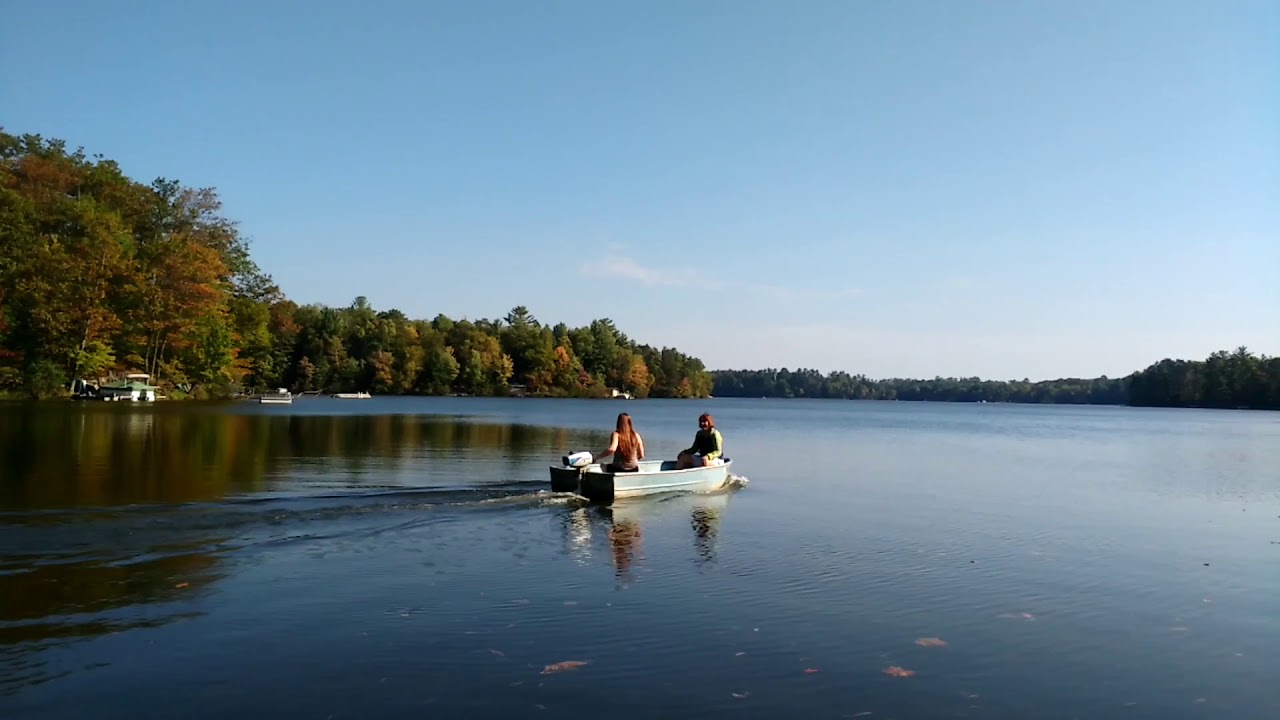 Birch Lake Harshaw Wisconsin Family Narrowly Misses Iceberg During boating Outing YouTube