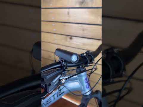 Фонарик на велосипед ліхтарик велофара передня Onride Inspector 900 (900 lm, 4000 mAh, Type-C), адаптер GoPro, відео 1