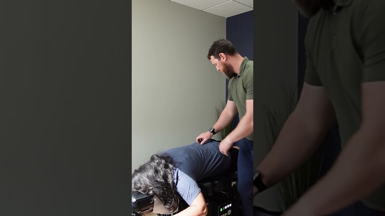 Back Adjustment at Bolingbrook Chiropractic #napervillechiropractor #bolingbrookchiropractor