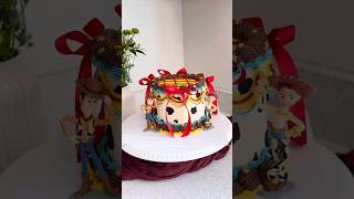 How to Decorate a Disney Toy Story Themed Vintage Buttercream Cake #toystory #vintagecake #disney