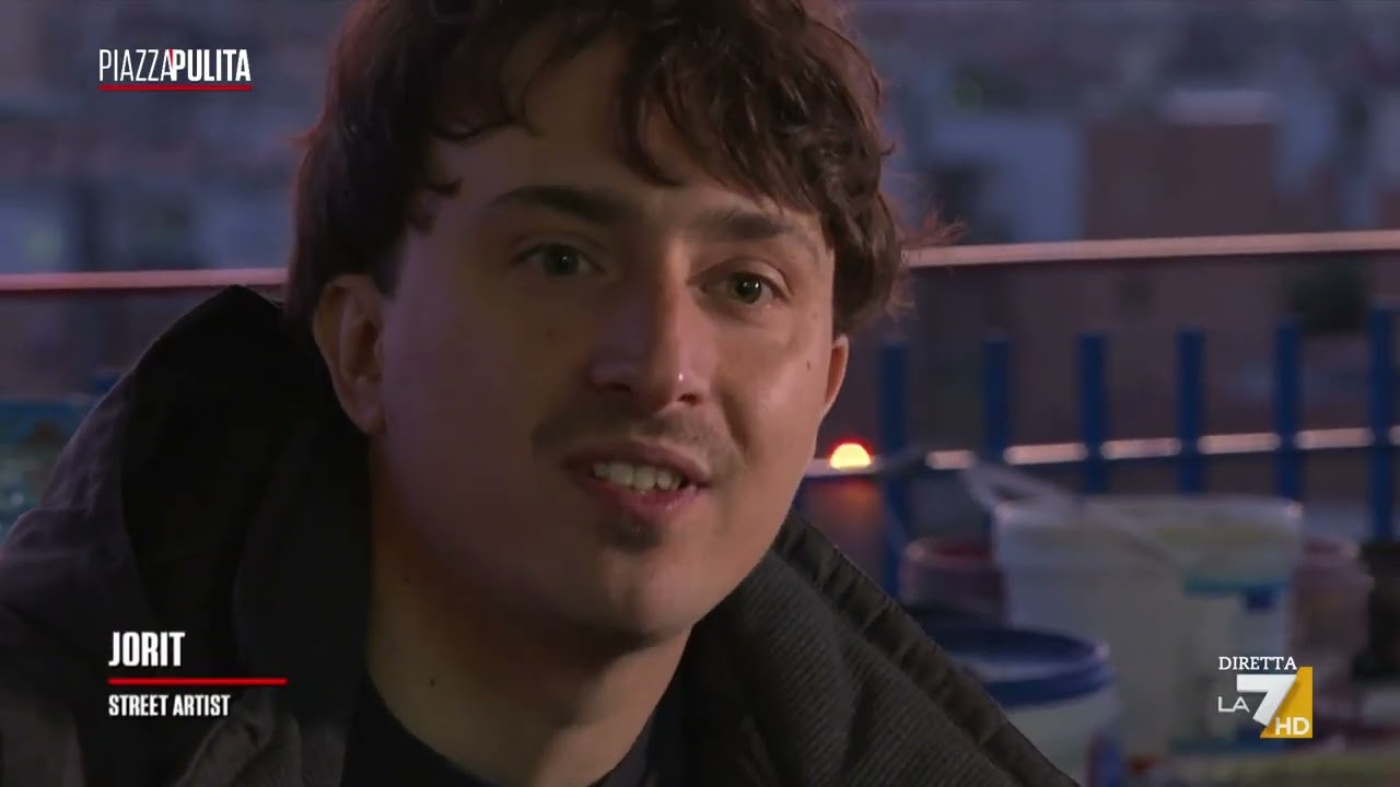 Chi è Jorit, lo street-artist napoletano 'amico di Putin' contro l'Occidente e la russofobia