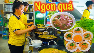 Độc lạ quán hủ tíu mực có bánh xèo, bèo, khọt ngon nhất Sài Gòn