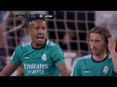 Гол Ивана Ракитича в матче Севилья — Реал Мадрид