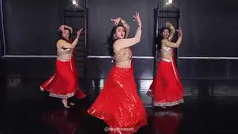 Gore gore mukhde pr kala kala surma.... tk tk rav mnu or na gurur na .... dance song