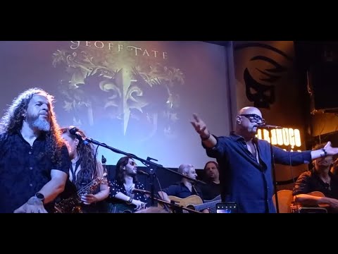 QUEENSR&Yuml;CHE's Geoff Tate performed an acoustic show in Rio, Brazil - video posted