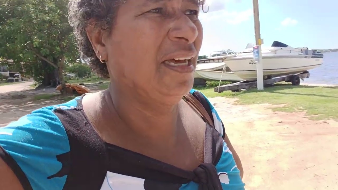 Mostrando a lagoa do balneário 