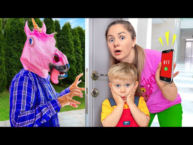 Who's At the Door + More Kids Videos by Diana and Roma Family class=