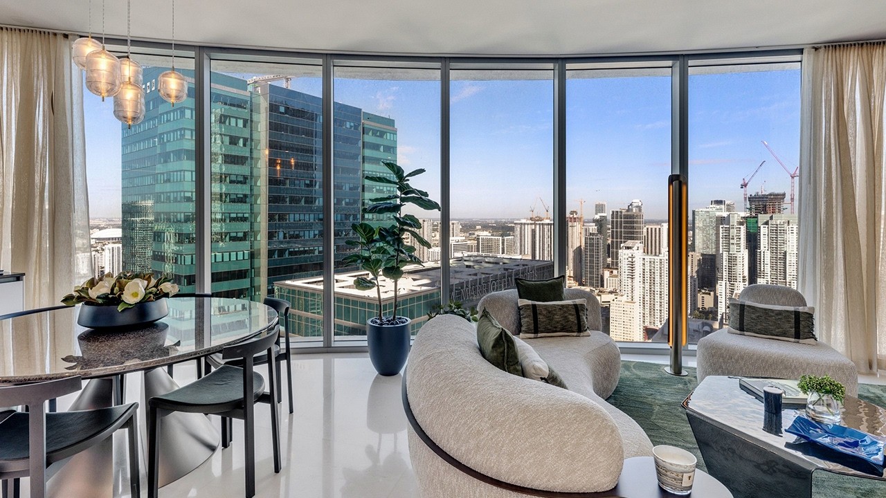 Property Showcase | 300 Biscayne Boulevard Way, Unit 5008W, Miami, FL 33131