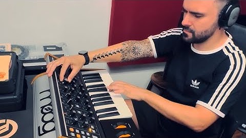 Moog SubSequent 25 SynthBass - Thunder (Imagine Dragons).