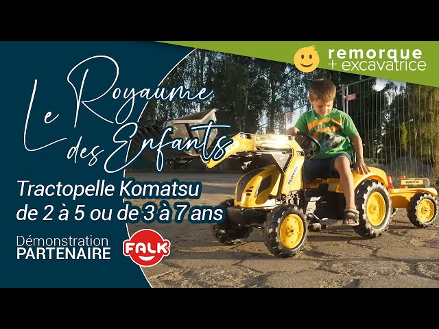 Tractopelle Komatsu avec excavatrice arrière et remorque