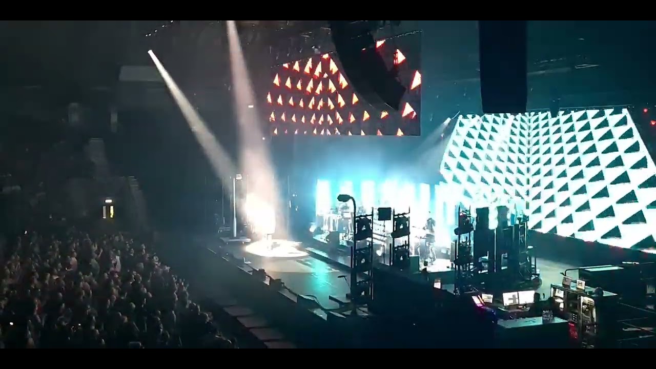 Pet Shop Boys, Highlights, The Greatest Hits Live, Dreamworld, May