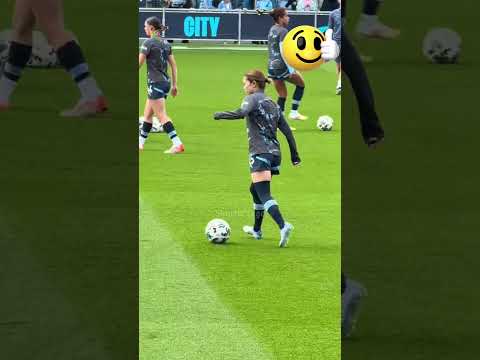 長谷川唯、試合前のウォームアップで魅せた華麗なテクニック！⚡