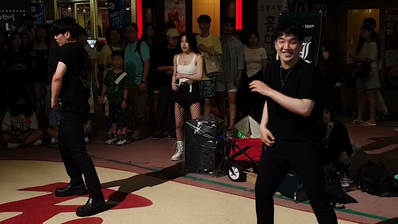 Hongdae busking Crew U.L (유엘)