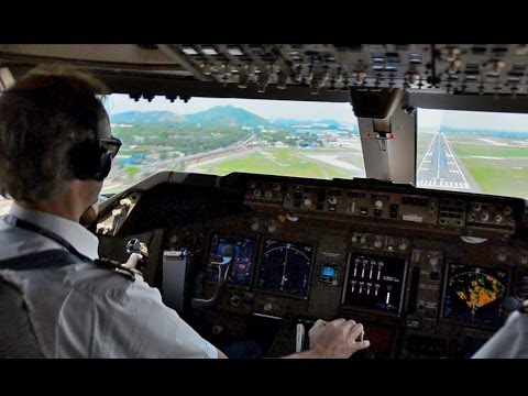 klm-martinair-747-400f---landing-madras,-india---cockpit-view