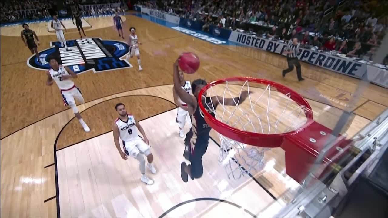 Top Plays from Day 1 of the Sweet 16