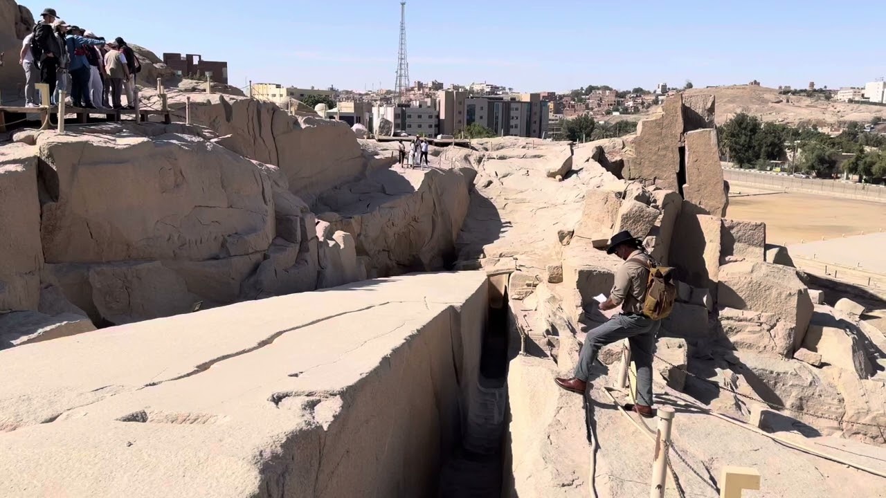 Незаконченный обелиск в Египте