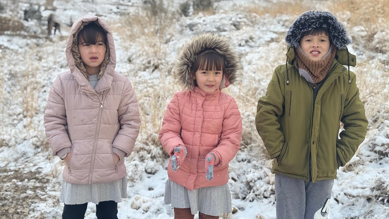 Snowfall in Quetta  enjoying with family   @AylinsWorld-q6z  