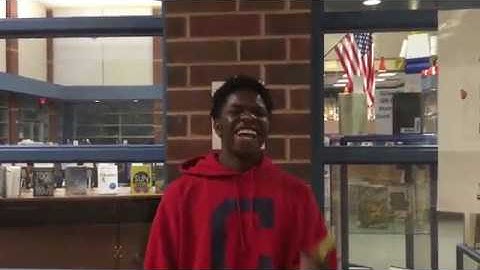 What has many keys but can