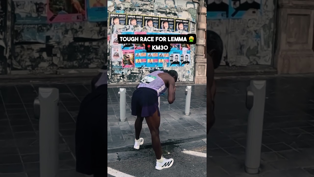 Tough race for Sisay Lemma | Valencia 42K  (@MountainsEye)