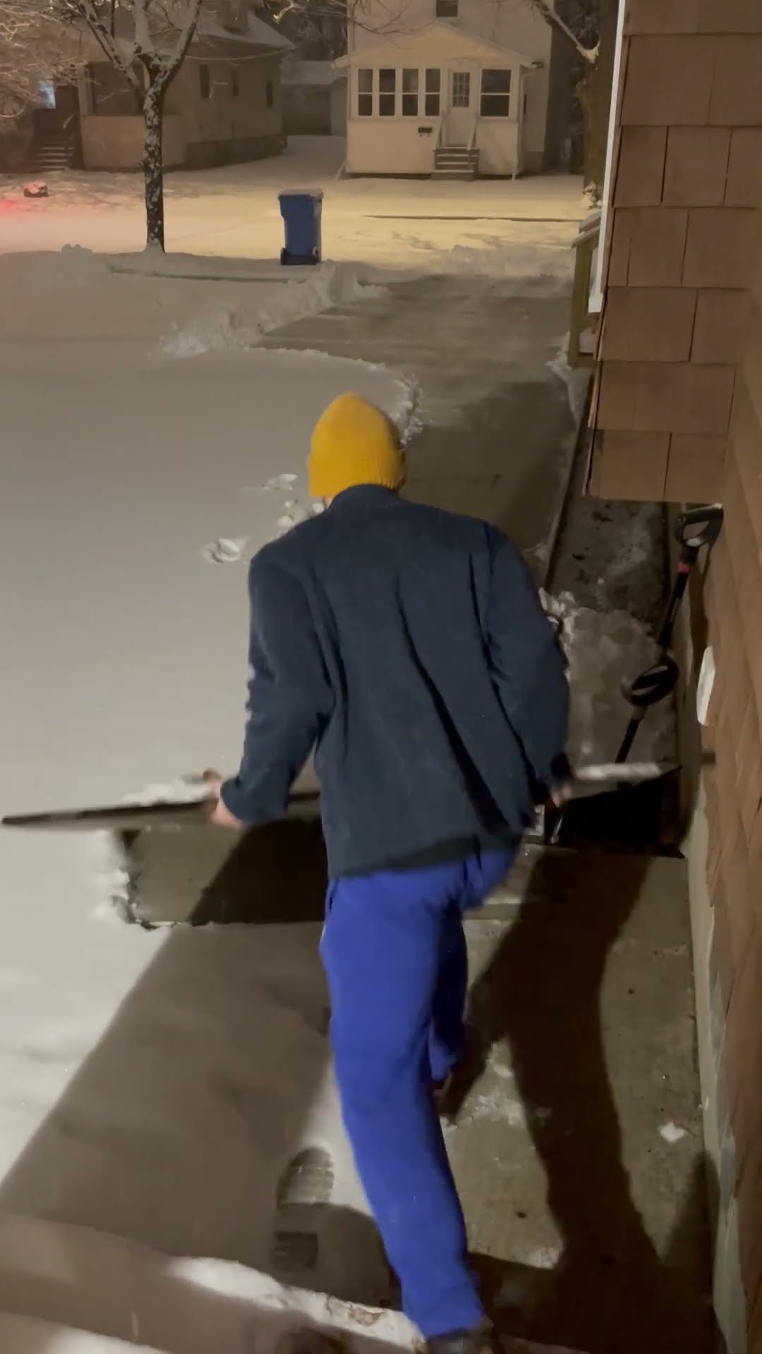Plywood Shovel Makes Quick Work Of Driveway Snow || ViralHog