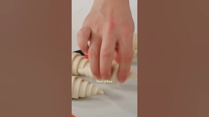 Learn to make VEGAN croissant: the lamination, the folds, and the shaping, on @PastryClass