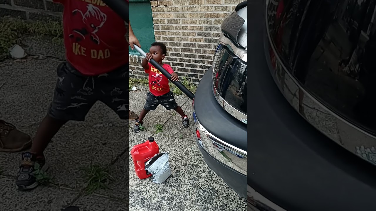 3yr old Liam's first oil change