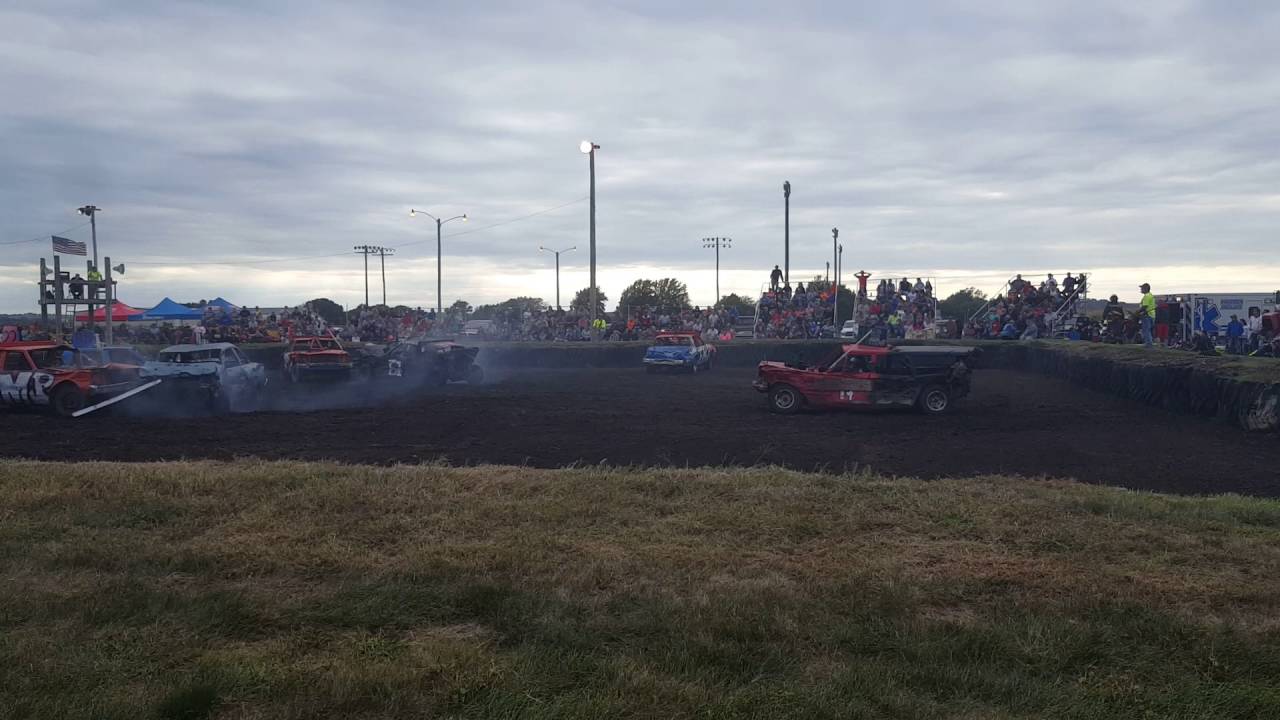 Hawarden Iowa Demolition Derby heat 1 Bolt and Chain class 2016 YouTube