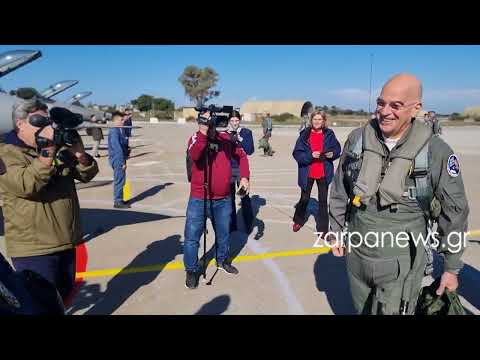 Ο Νίκος Δένδιας σε πτήση με F16 Viper