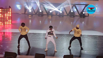 Fans go crazy over Fancy Gadam's dance moves at #D2R2017- Part 1