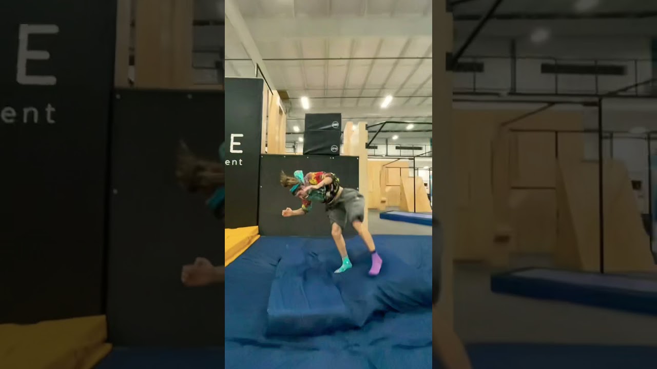 TRIPLE FLIP OFF TRAMPOLINE 😱😱😱