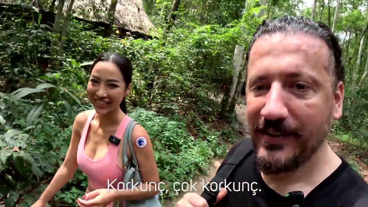 Посещение туннелей Чу Чи с королевой красоты Вьетнама