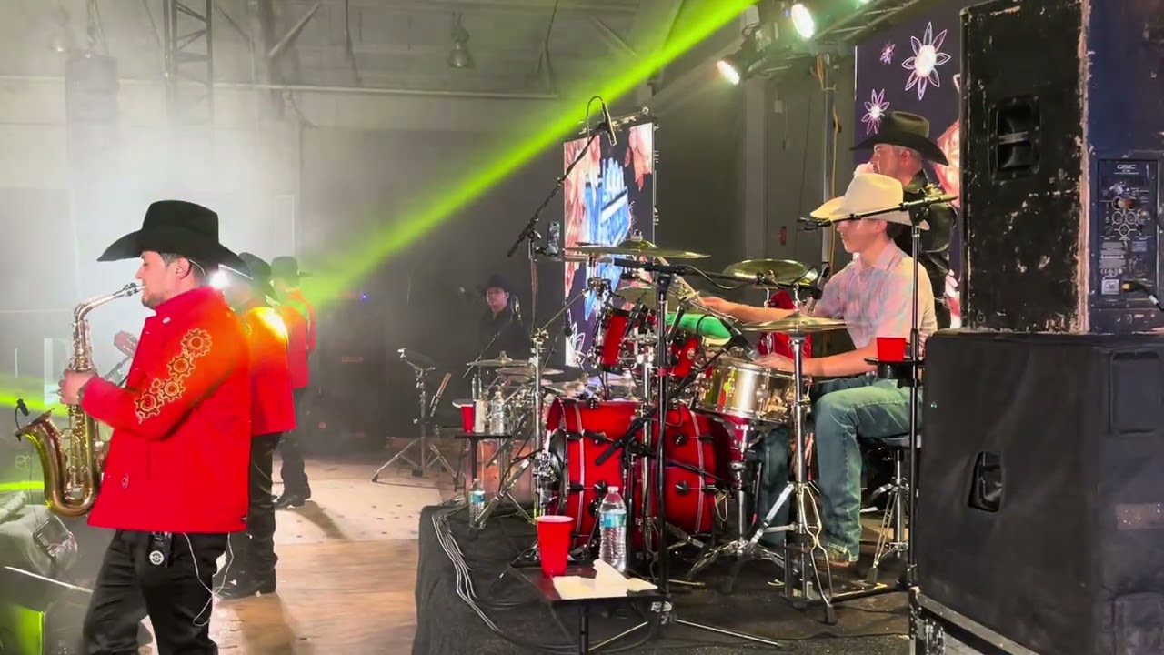 La Maquinaria Norteña-Dejame Miedo