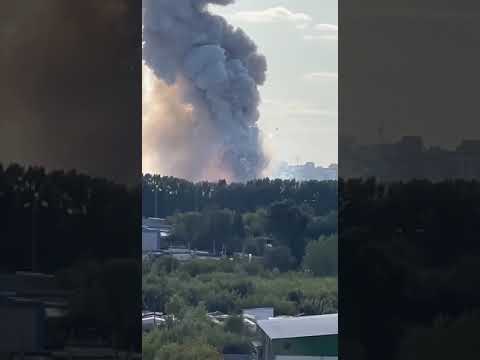 ⚡️В Кемерово горит склад пиротехники.