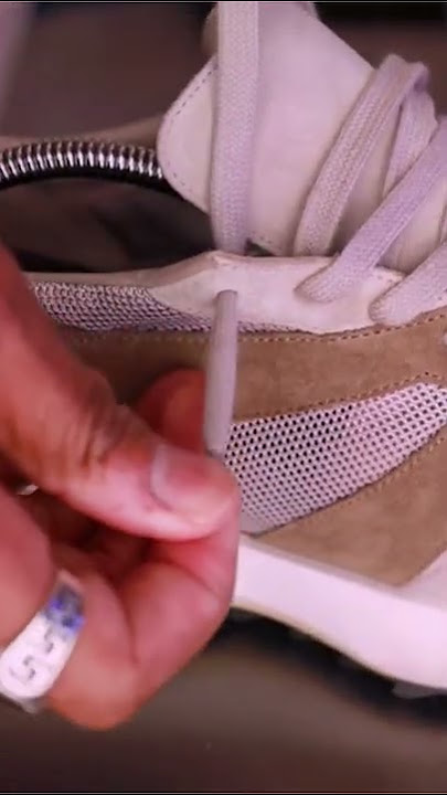 NEVER LACE YOUR SNEAKERS AGAIN