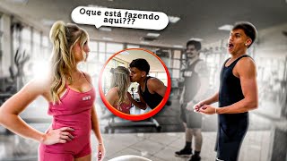 Thumbnail for ENCONTREI O VINI NA ACADEMIA DEPOIS DE TUDO O QUE ACONTECEU…
