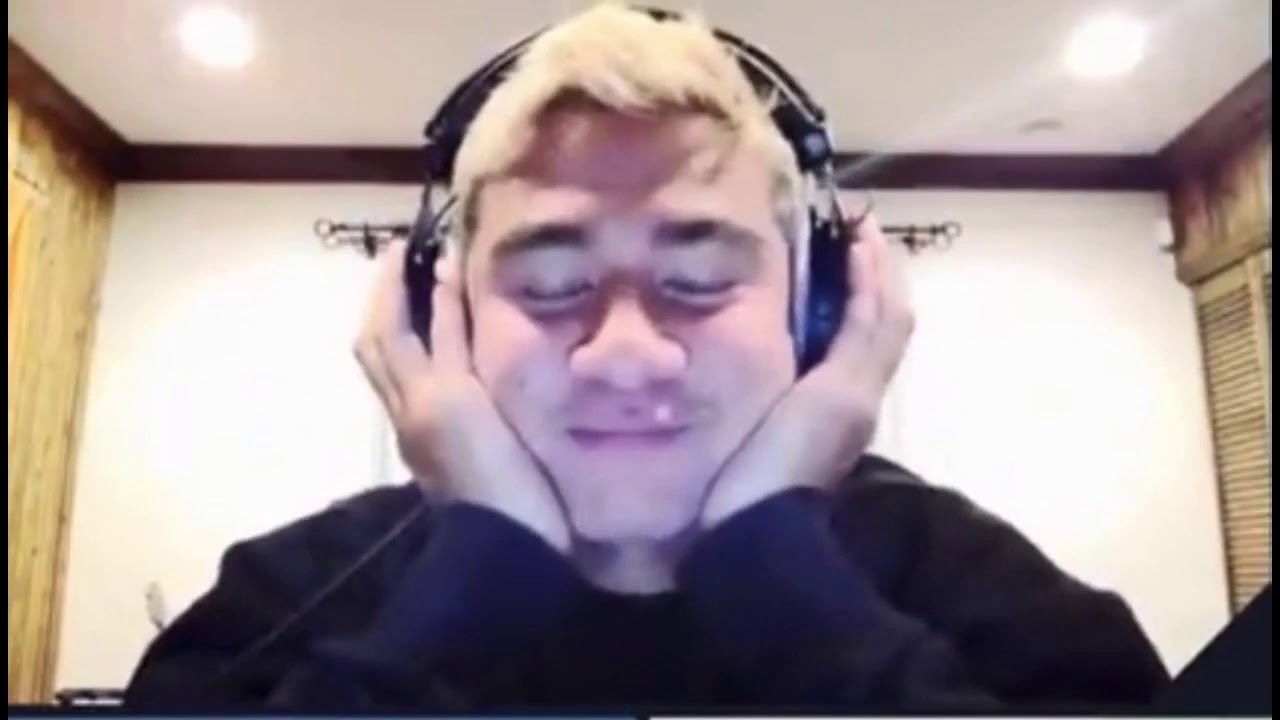 calum hood being my comfort person for almost 4 minutes