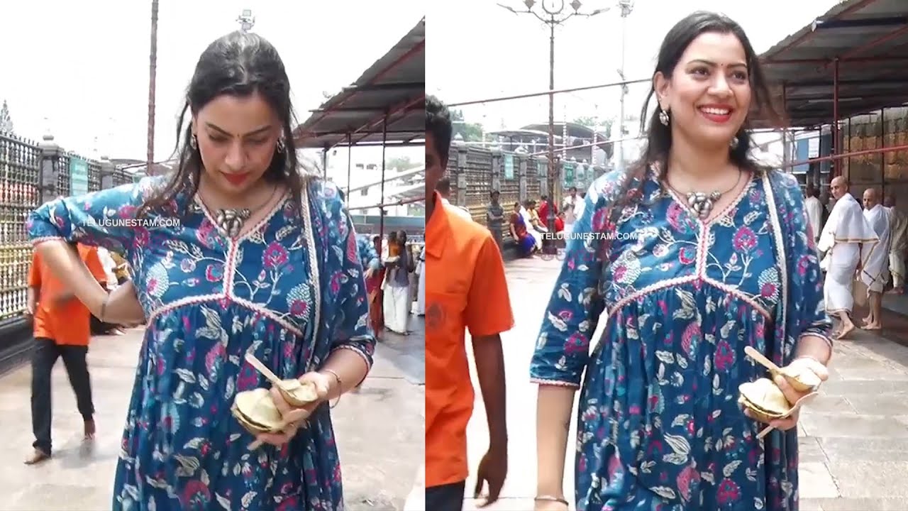 Singer Geetha Madhuri Looking Beautiful At Tirumala Temple