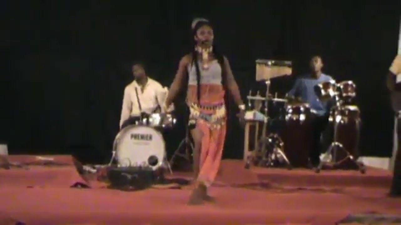 chanteuse camerounaise Alima